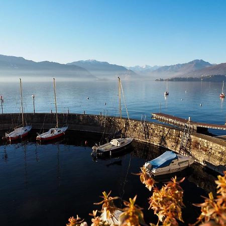 Hotel La Dama del Porto Laveno-Mombello Esterno foto