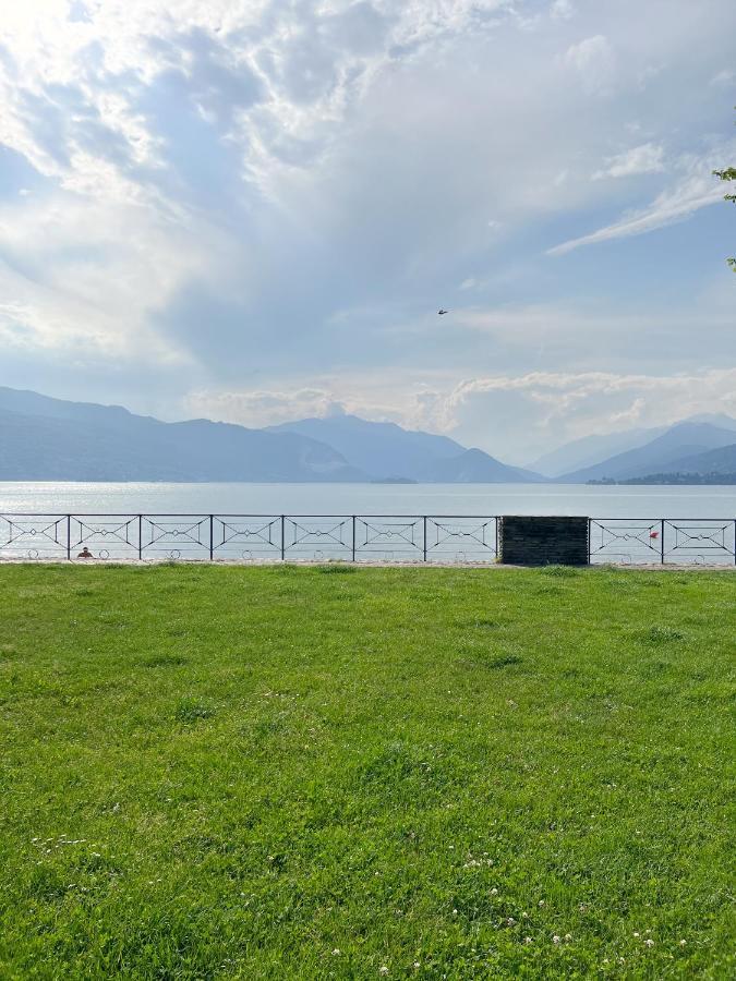 Hotel La Dama del Porto Laveno-Mombello Esterno foto