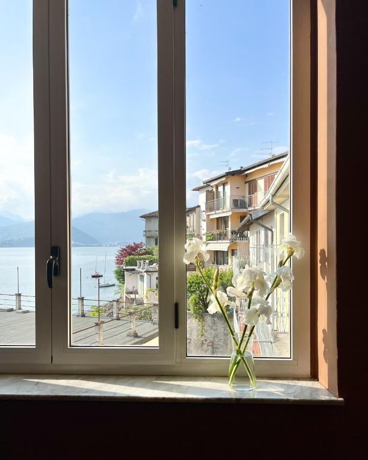 Hotel La Dama del Porto Laveno-Mombello Esterno foto